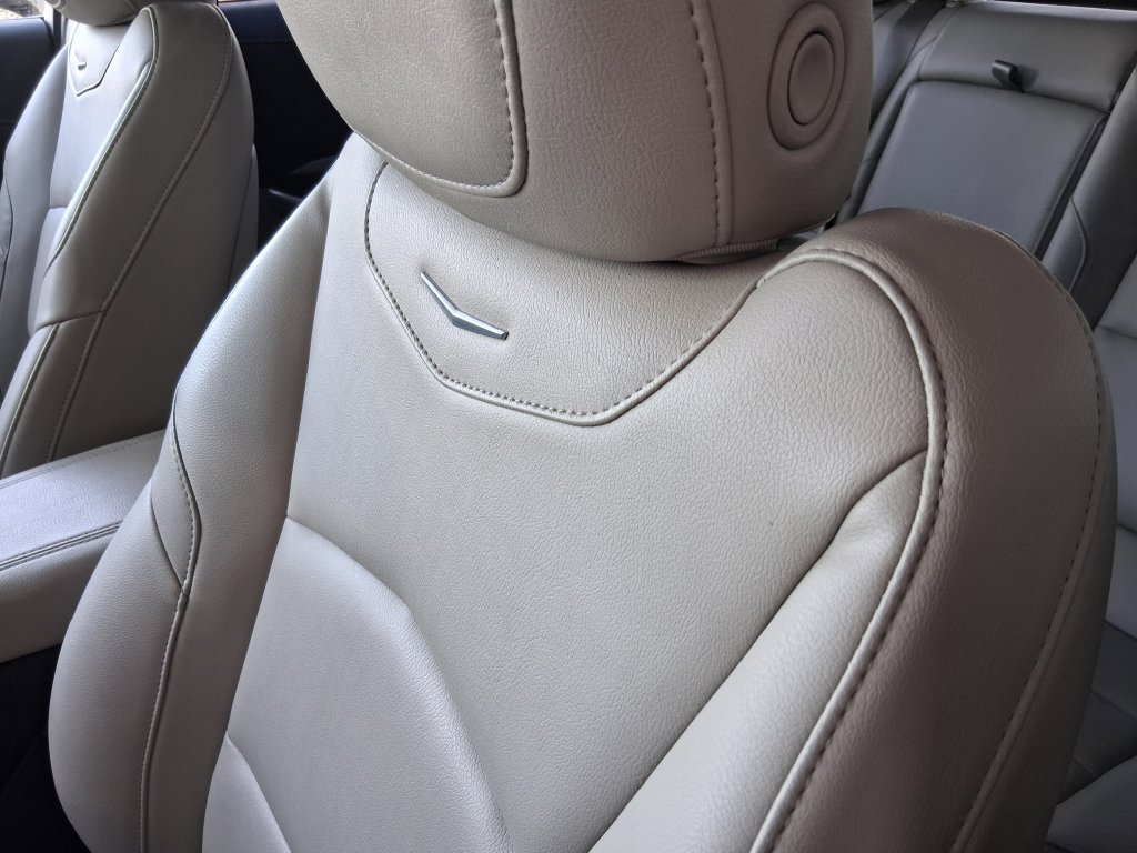 Certified 2023 Cadillac XT4 Luxury FWD image 18