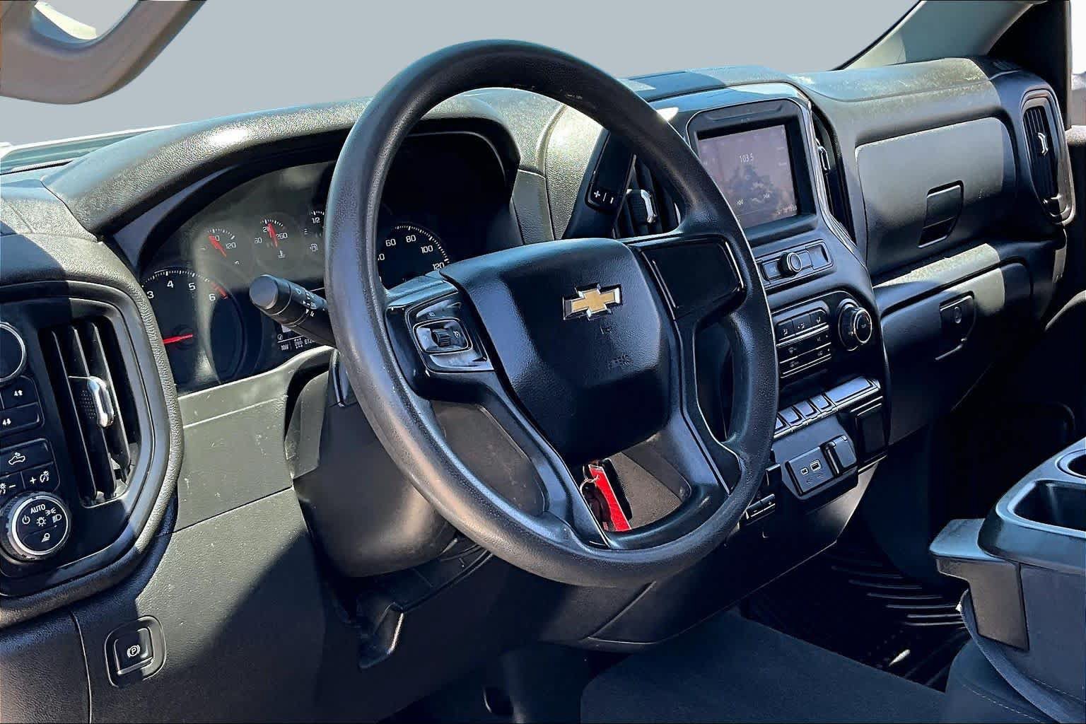 Used 2021 Chevrolet Silverado 2500 Custom w/ Custom Value Package AWD/4WD image 17