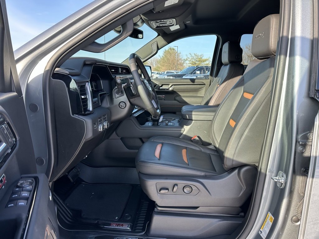 Used 2025 GMC Sierra 1500 AT4 w/ AT4 Premium Package image 2
