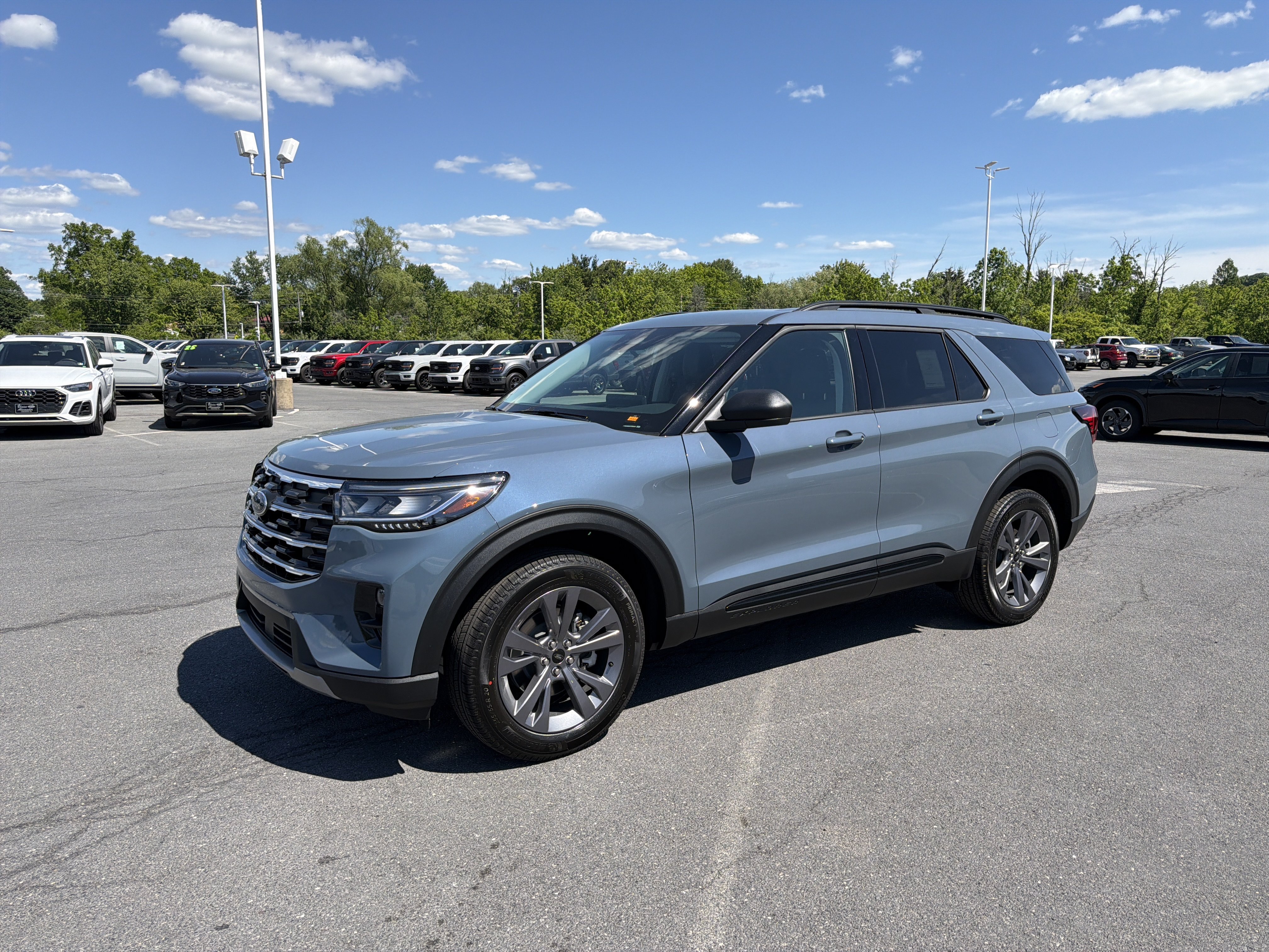 New 2026 Ford Explorer Active w/ Active Comfort Package AWD/4WD image 8