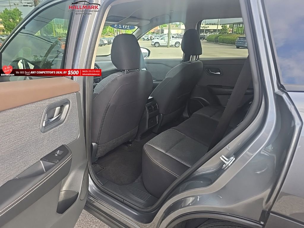 Used 2023 Nissan Rogue SV FWD image 22