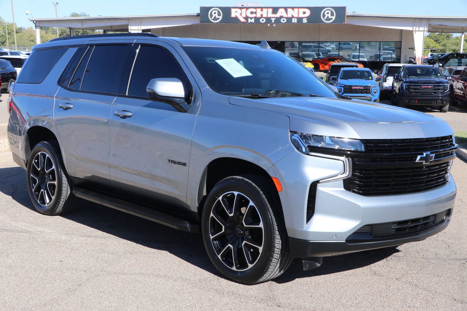 Used 2024 Chevrolet Tahoe RST w/ Luxury Package image 1