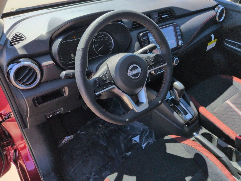 New 2025 Nissan Versa SR w/ Trunk Package FWD image 2