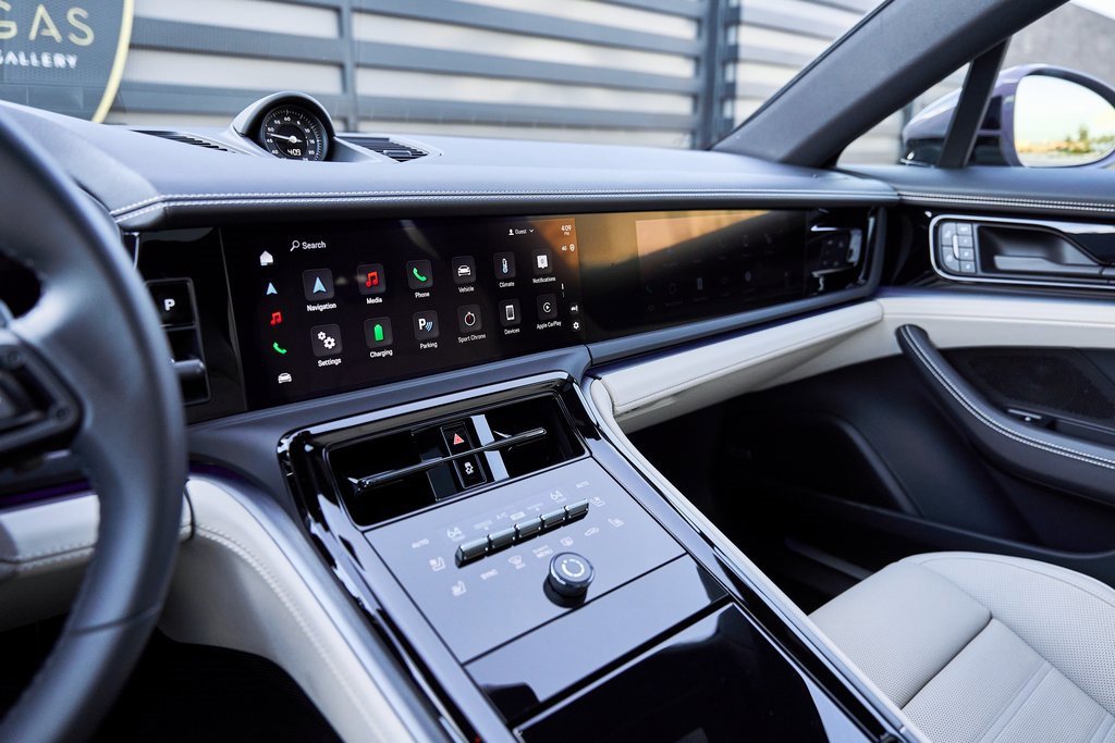 Used 2025 Porsche Panamera 4 w/ Premium Package image 70