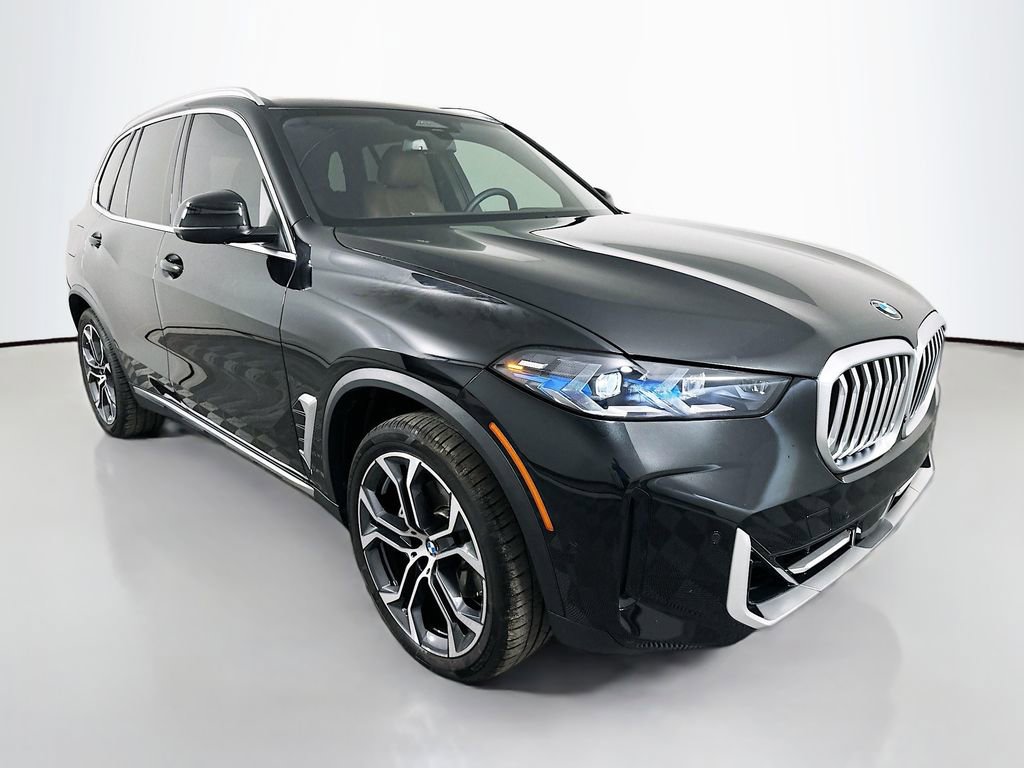 Certified 2024 BMW X5 xDrive40i w/ Premium Package AWD/4WD image 3
