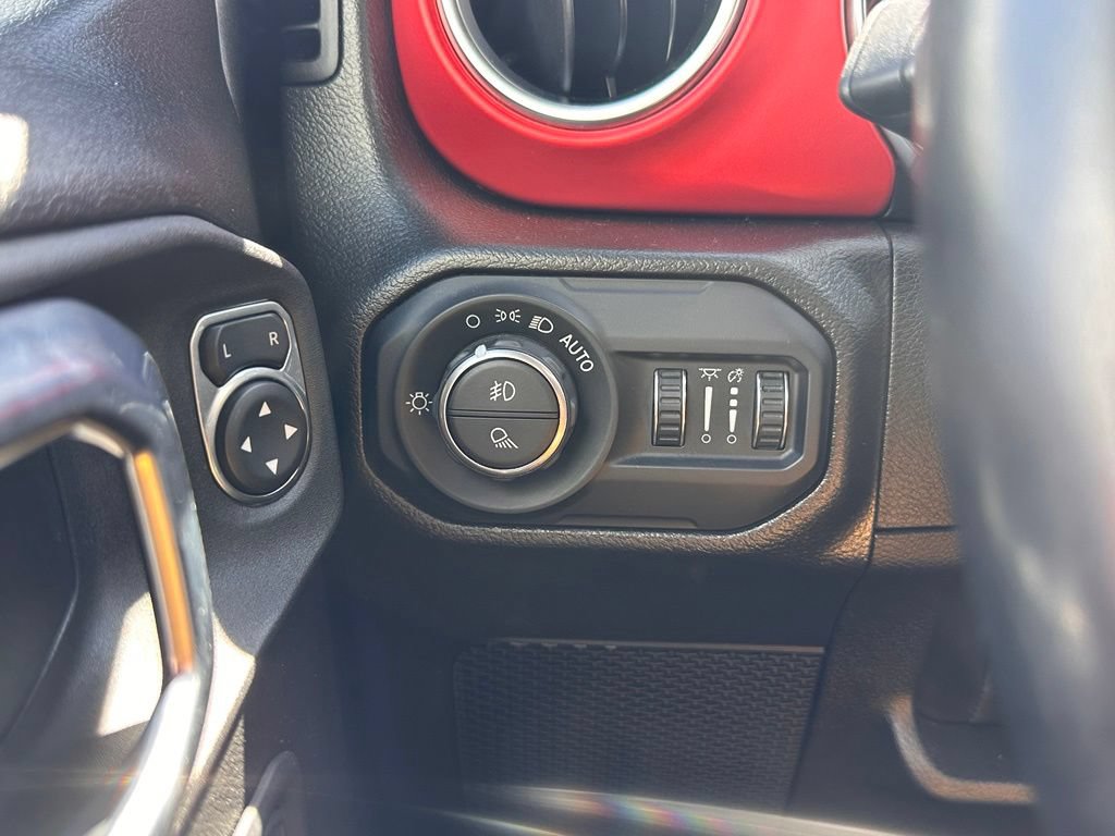 Used 2022 Jeep Gladiator Rubicon w/ LED Lighting Group AWD/4WD image 31
