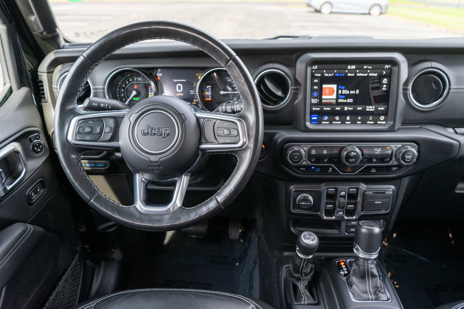 Used 2023 Jeep Wrangler Unlimited Sahara w/ Cold Weather Group AWD/4WD image 13