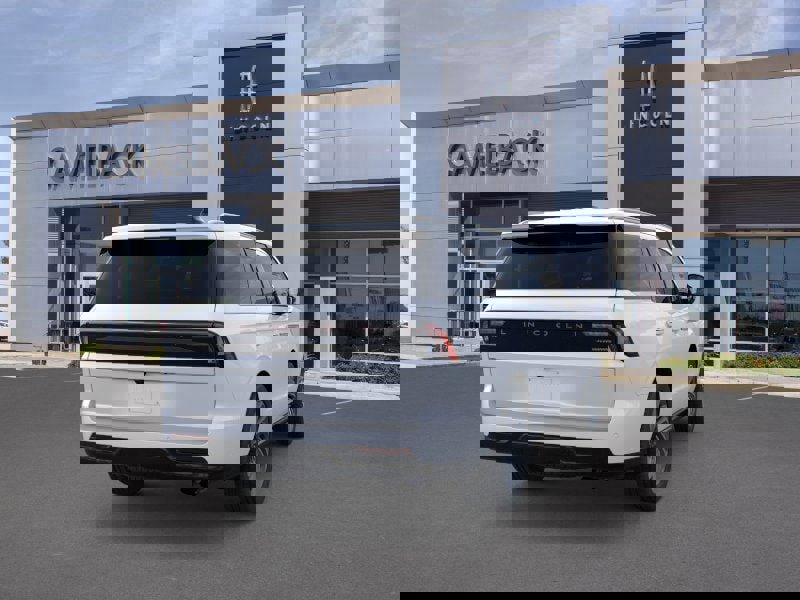 New 2025 Lincoln Navigator Reserve image 8