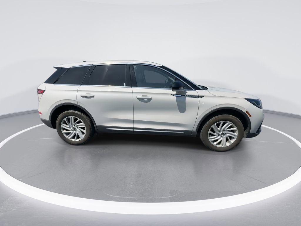 Used 2023 Lincoln Corsair AWD w/ Towing Package image 9