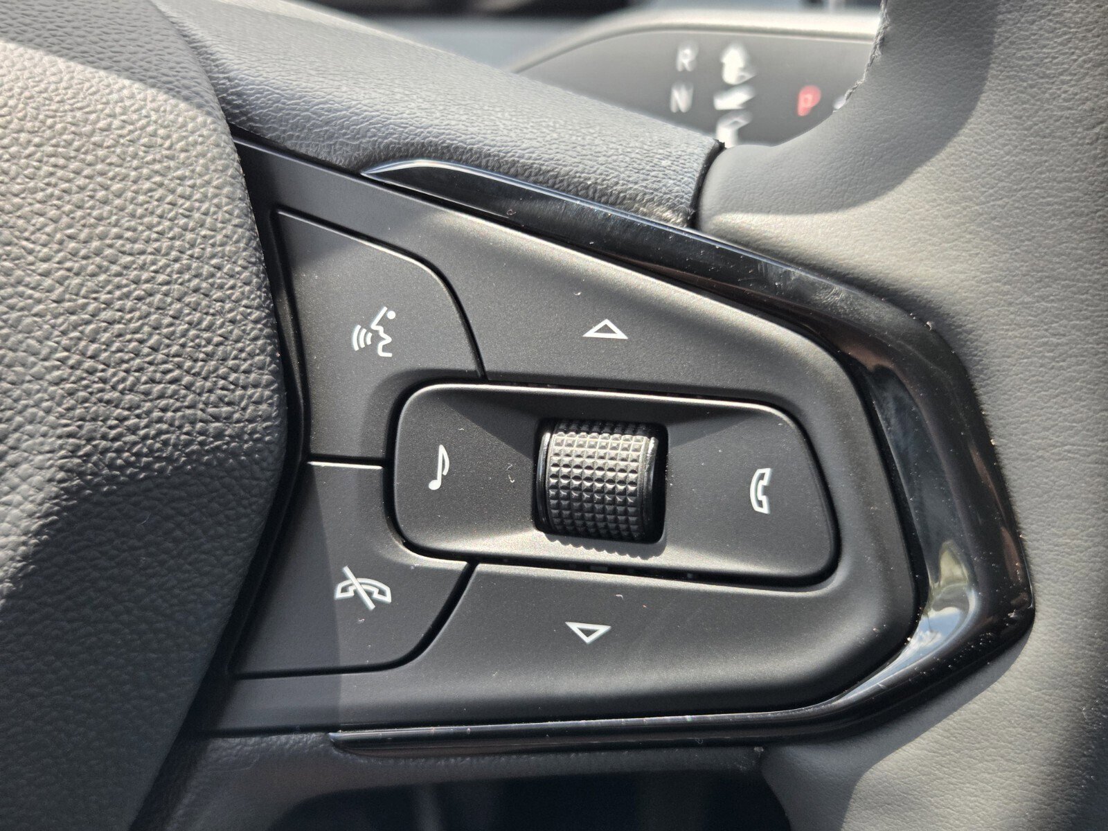 New 2027 Chevrolet Bolt LT w/ Comfort Package FWD image 14