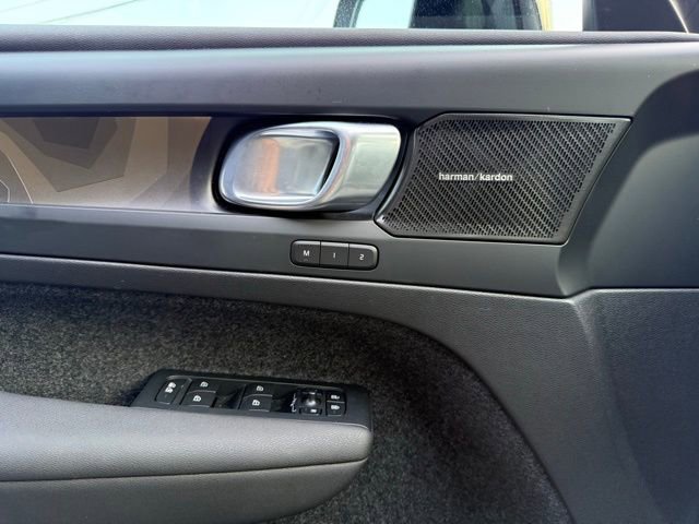 Certified 2023 Volvo XC40 Recharge Ultimate w/ Protection Package Premier image 20