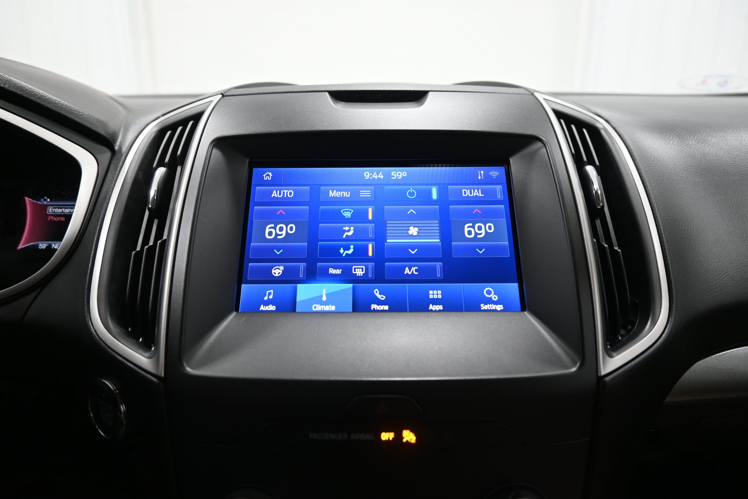 Used 2020 Ford Edge SEL w/ Cold Weather Package AWD/4WD image 17