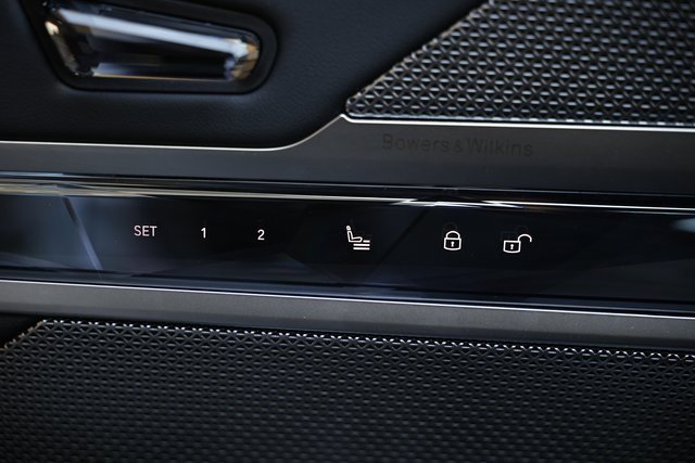 Used 2025 BMW 740i xDrive image 16