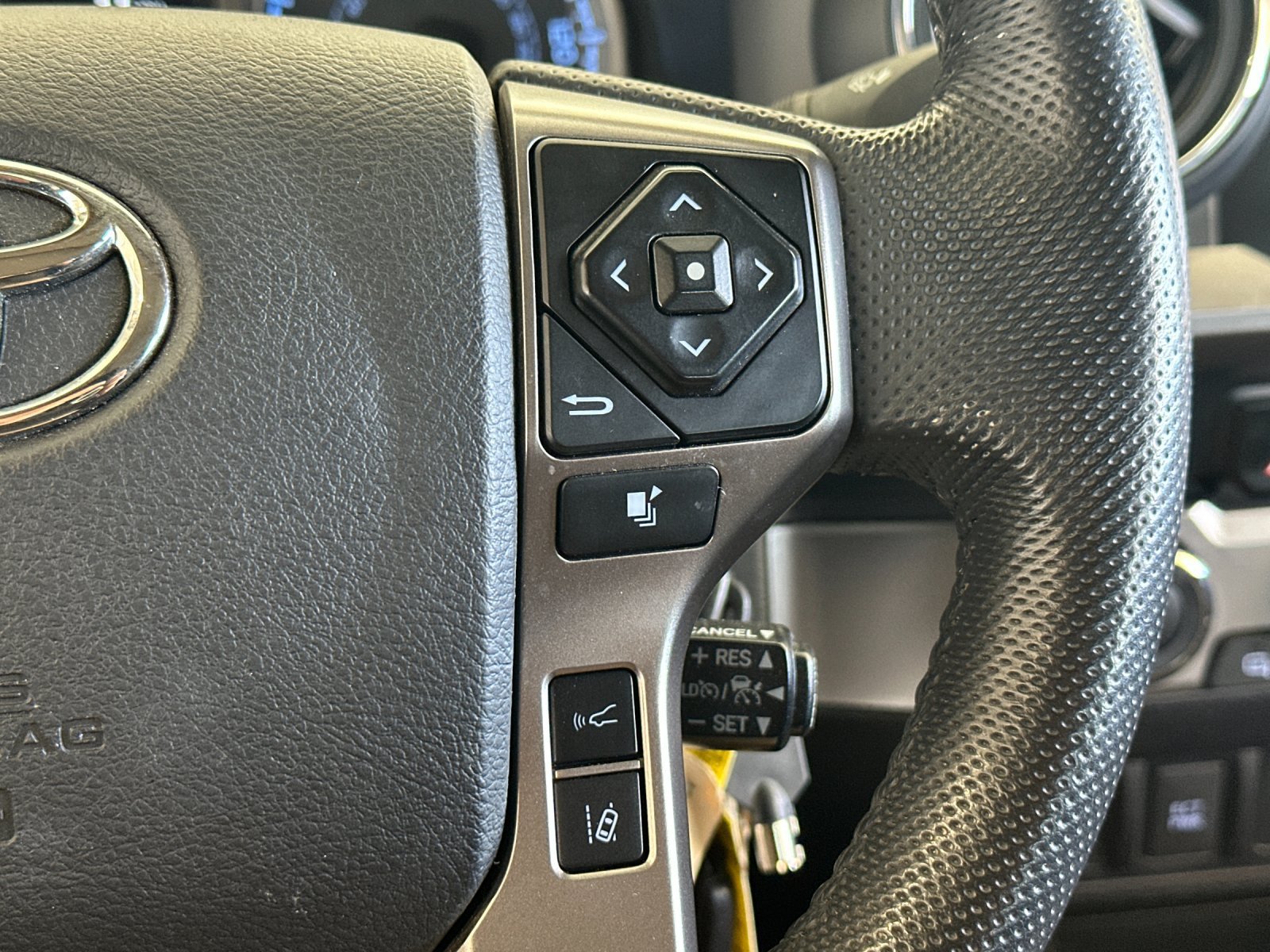 Used 2022 Toyota Tacoma SR5 w/ Trail Edition AWD/4WD image 27