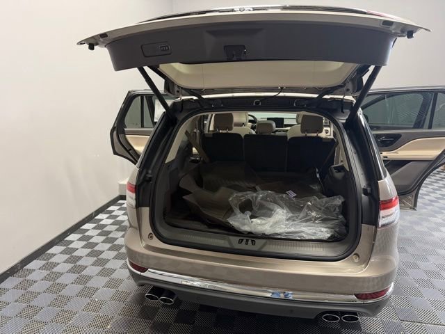 Used 2020 Lincoln Aviator Reserve w/ Equipment Group 201A image 21