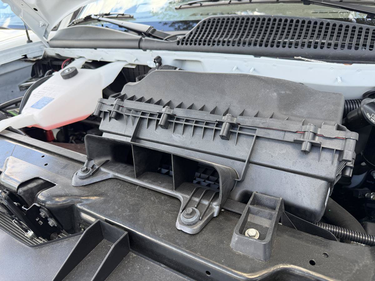 Used 2025 GMC Savana 3500 RWD image 28