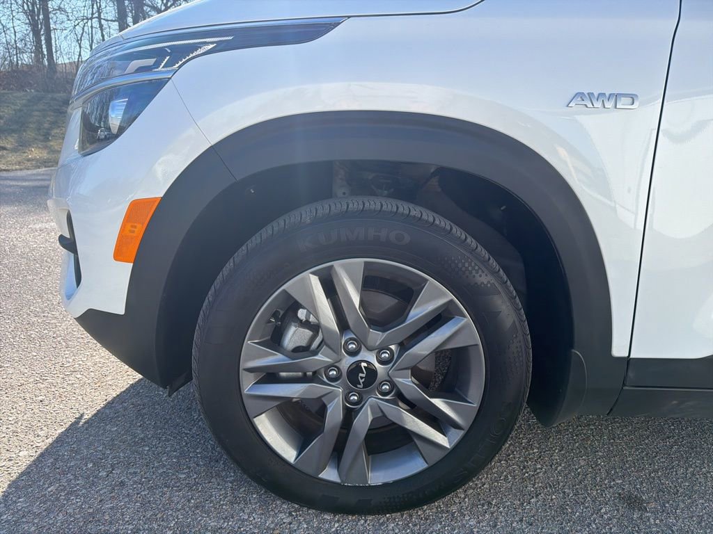 Certified 2023 Kia Seltos S image 9