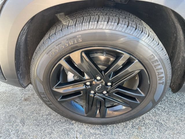 Certified 2025 Chevrolet Trax ACTIV w/ Sunroof Package FWD image 2