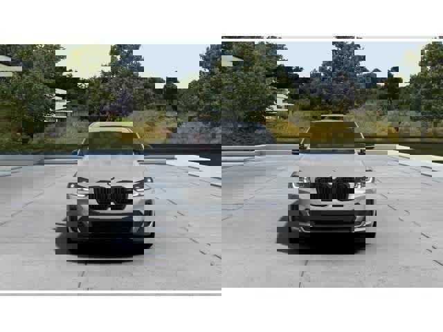 New 2025 BMW X4 M40i image 3