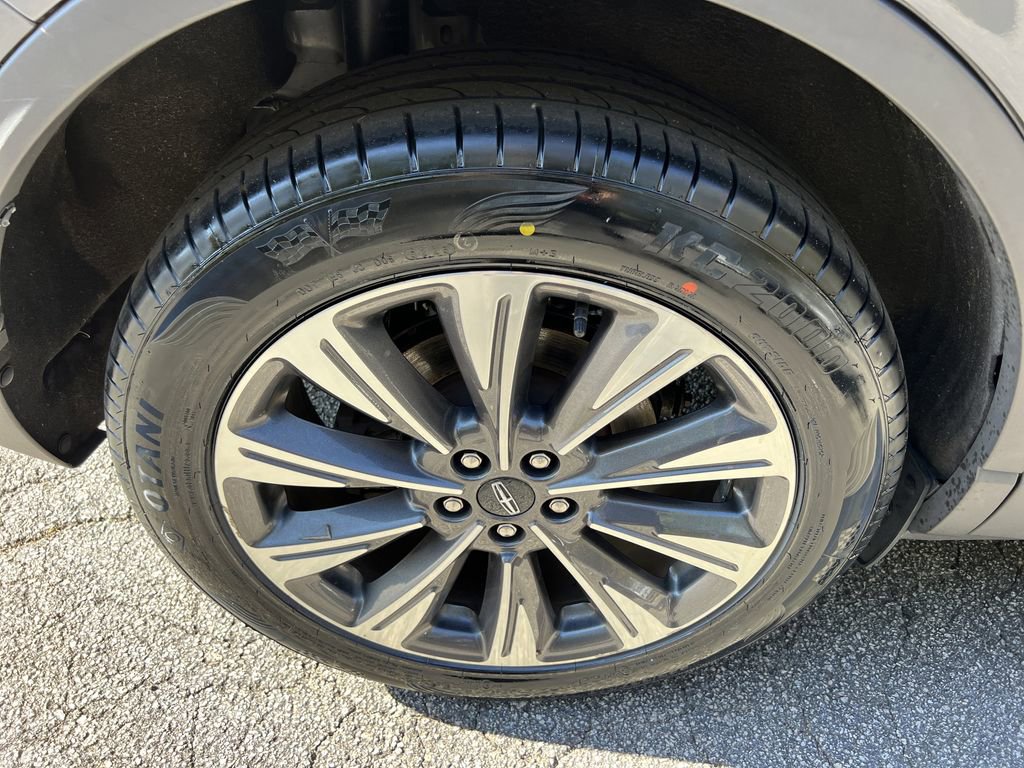 Used 2021 Lincoln Corsair Reserve w/ Equipment Group 201A image 15