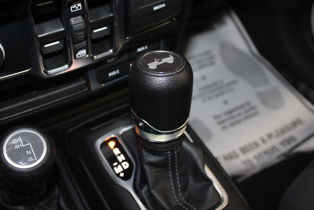 Used 2024 Jeep Wrangler Sahara image 52