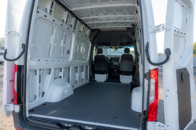 New 2025 Mercedes-Benz Sprinter 2500 image 9