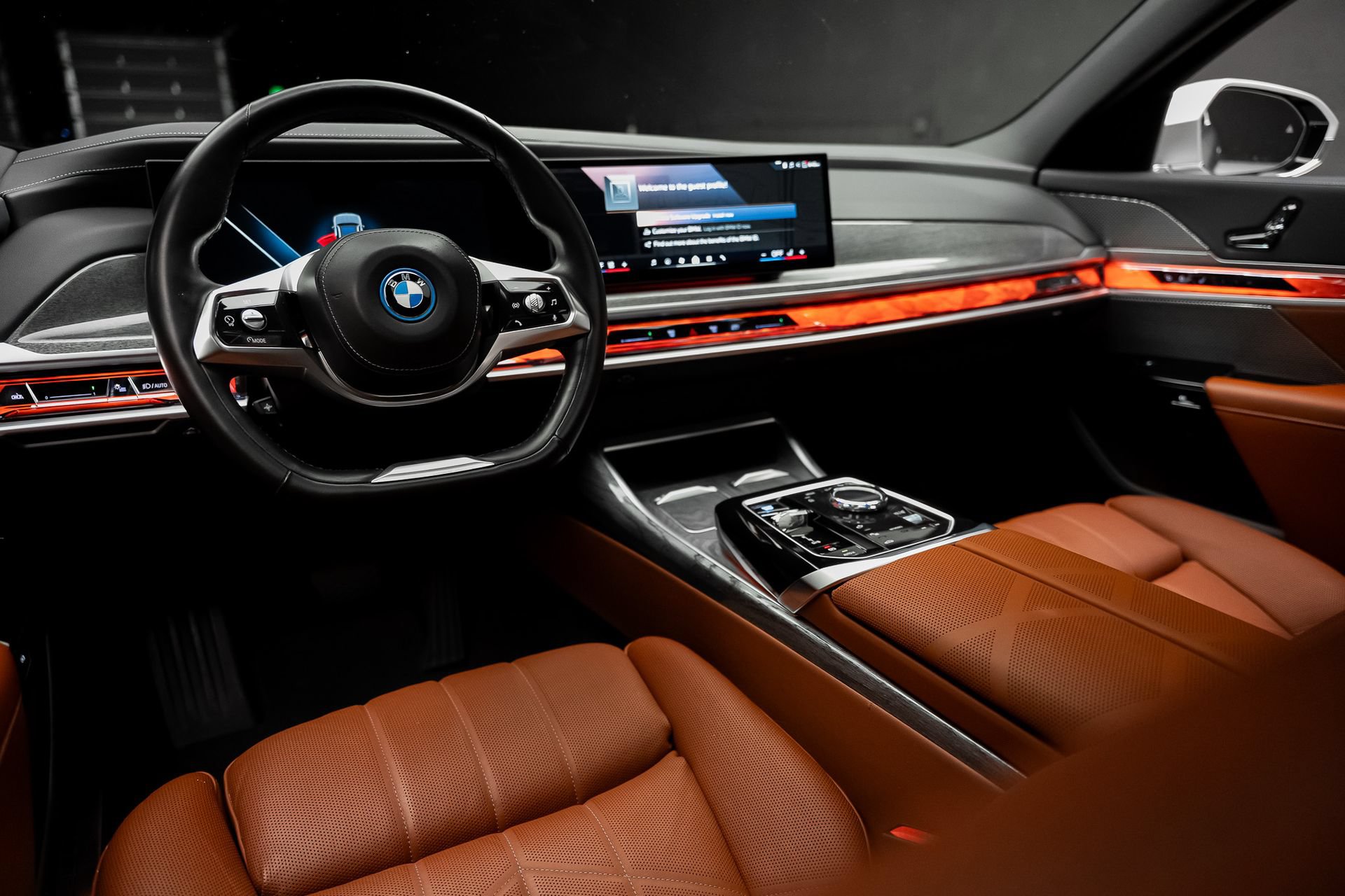 Used 2024 BMW i7 eDrive50 w/ Executive Package RWD image 2