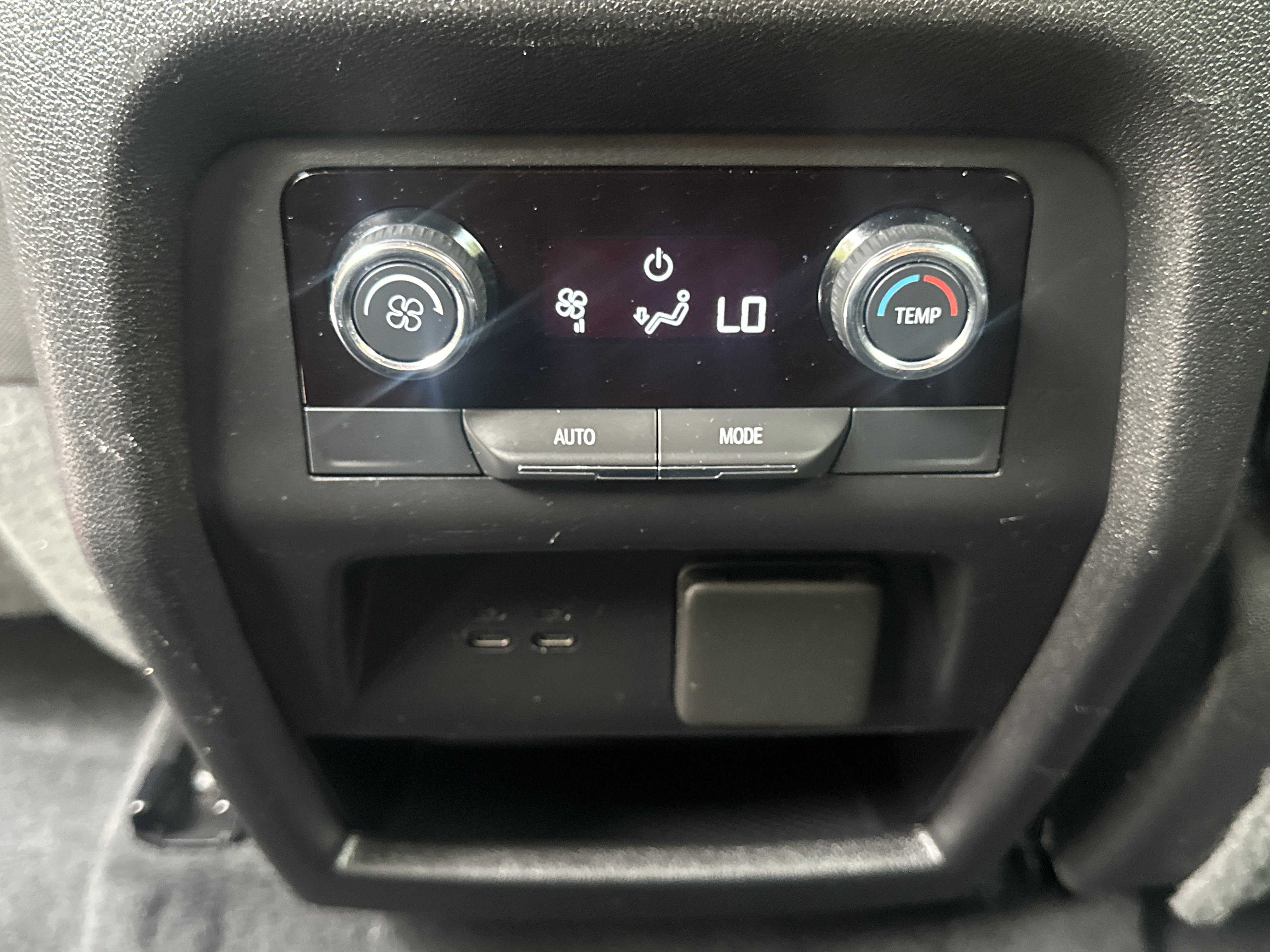 Used 2024 Chevrolet Traverse LT FWD image 25