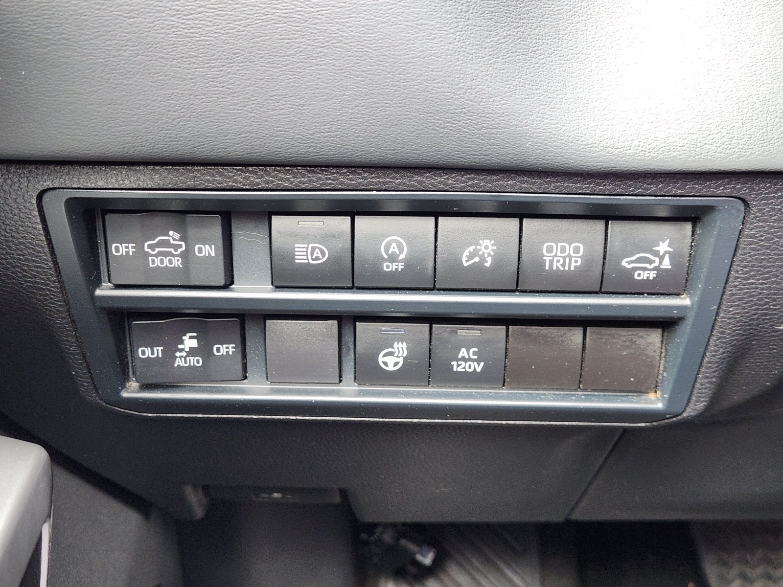 Used 2024 Toyota Tundra Platinum AWD/4WD image 25