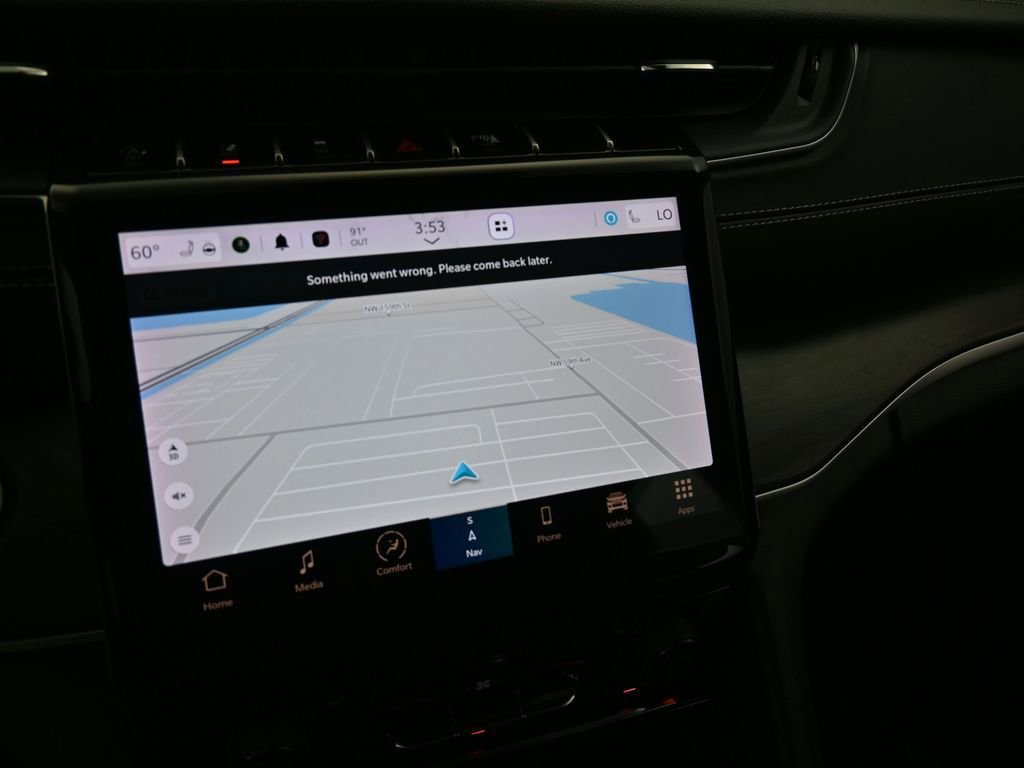 Used 2024 Jeep Grand Cherokee L Limited w/ Black Appearance Package image 17