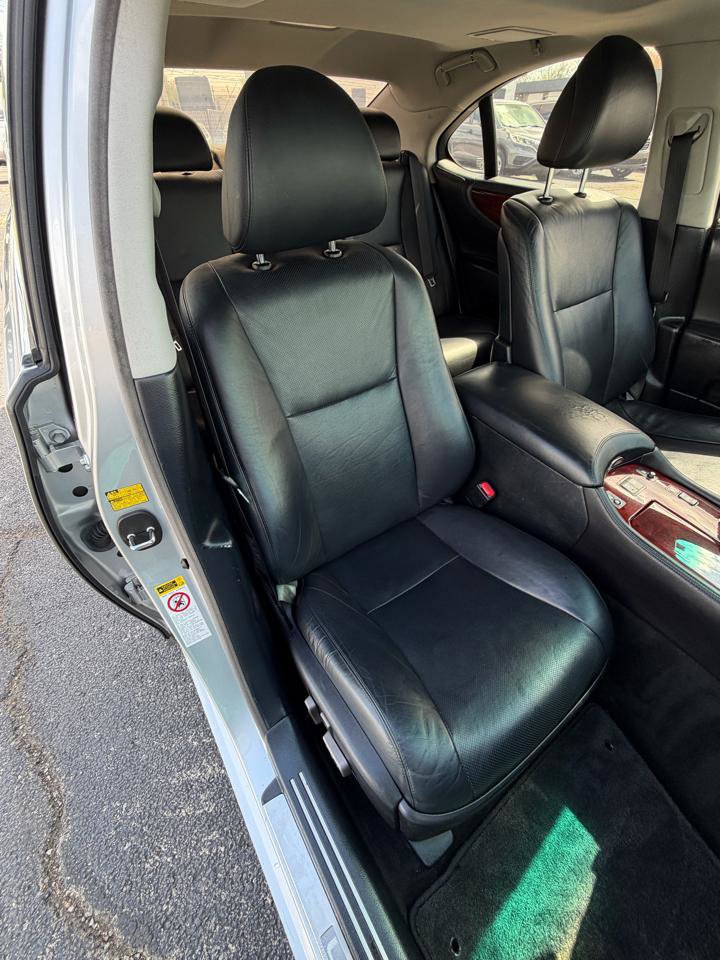 Used 2007 Lexus LS 460 Luxury Sedan image 20