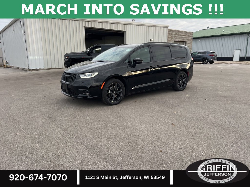 New 2026 Chrysler Pacifica Select w/ S Appearance Package image 2