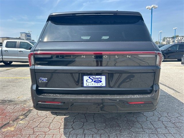 New 2025 Lincoln Navigator Reserve w/ Jet Appearance Package image 6