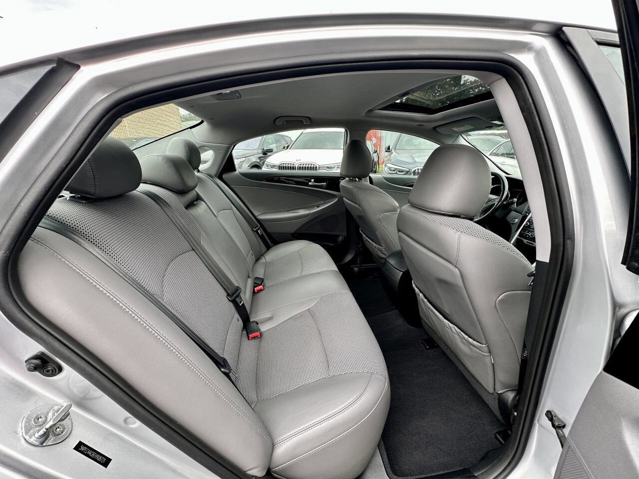 Used 2014 Hyundai Sonata SE w/ Premium Package 04 FWD image 15