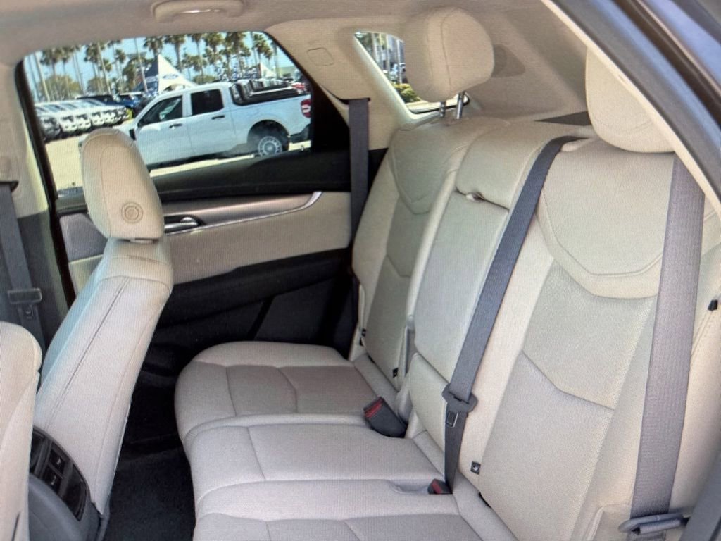 Used 2021 Cadillac XT5 Premium Luxury AWD/4WD image 7