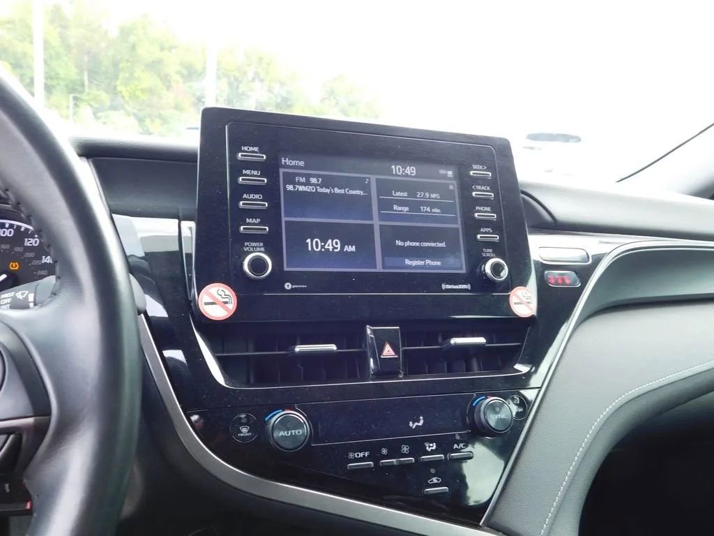 Used 2023 Toyota Camry SE image 12