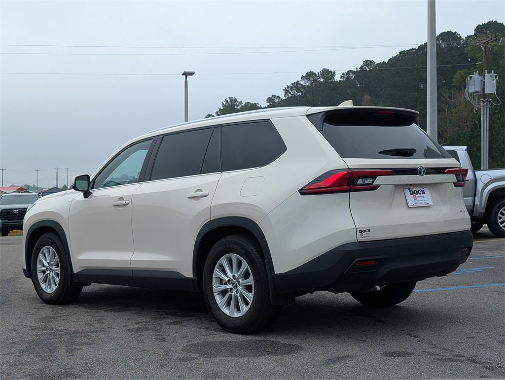 Used 2024 Toyota Grand Highlander XLE image 3