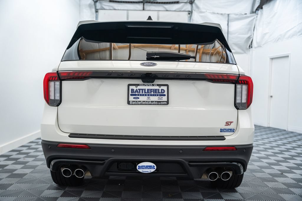 Used 2025 Ford Explorer ST w/ Sun And Sound Package AWD/4WD image 6