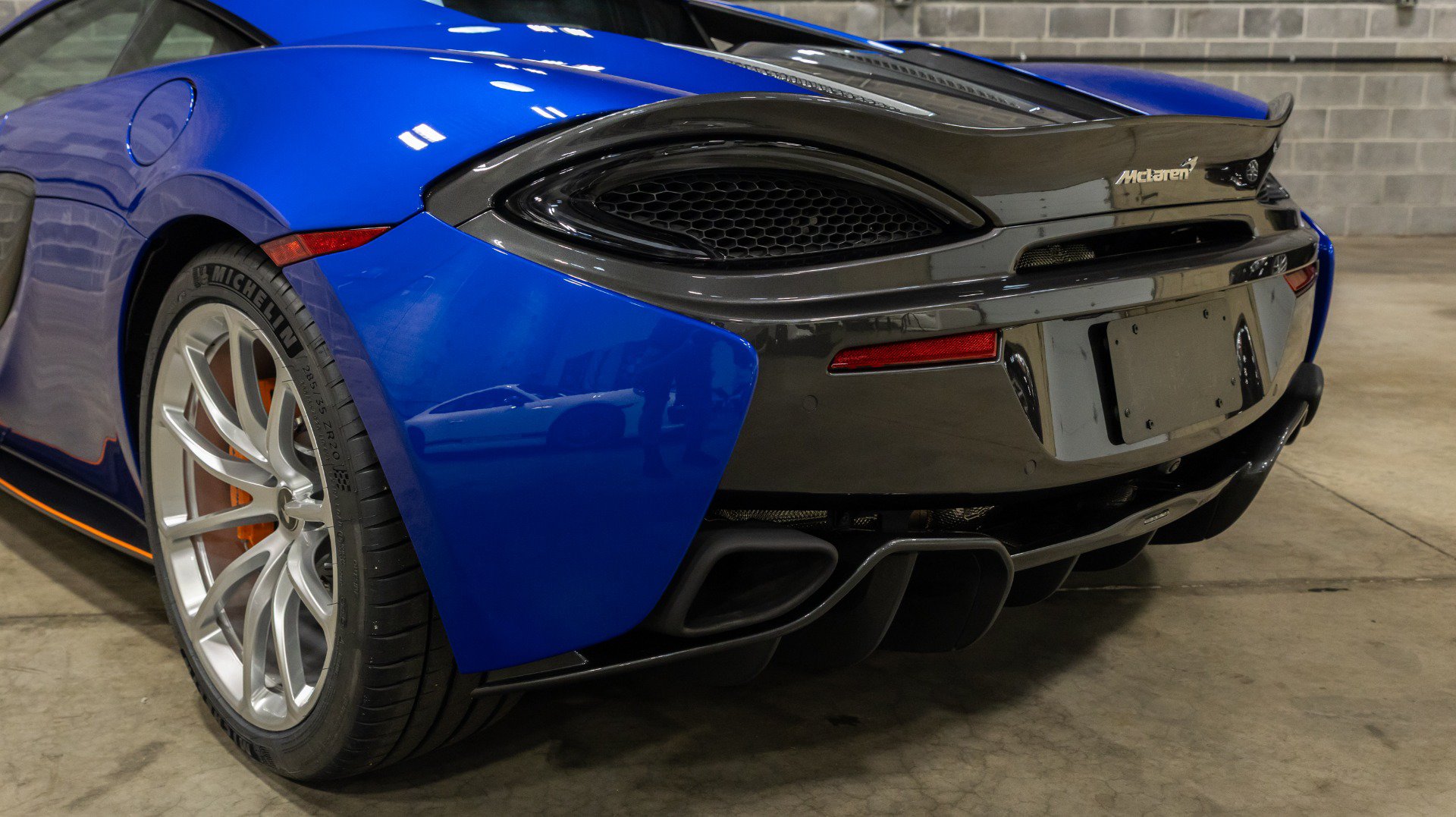 Used 2019 McLaren 570S Coupe RWD image 27
