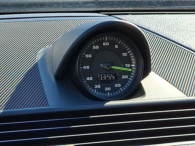 Used 2018 Porsche Panamera 4 image 33