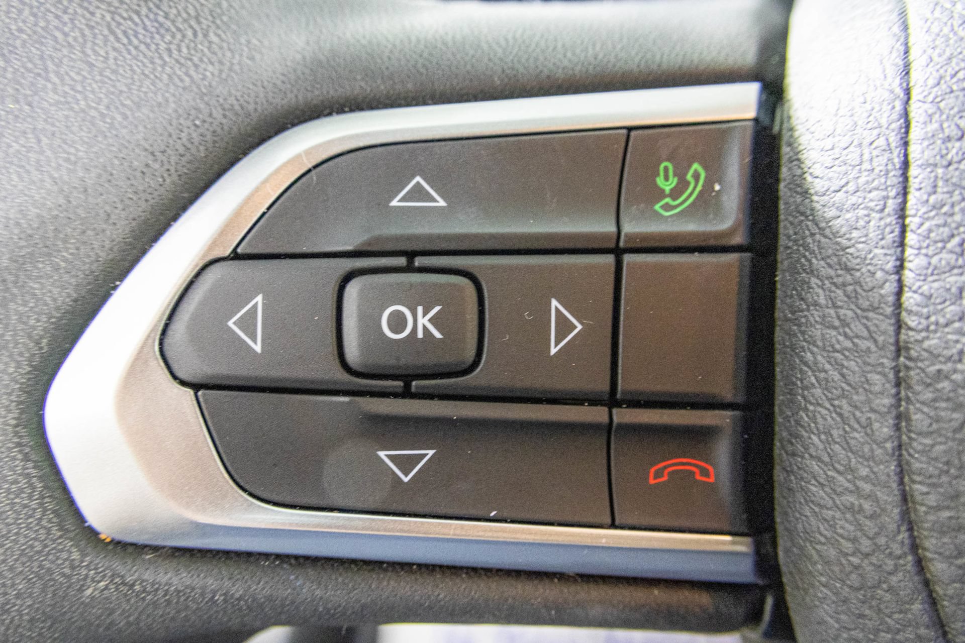 Used 2023 Jeep Compass Latitude w/ Convenience Group AWD/4WD image 34
