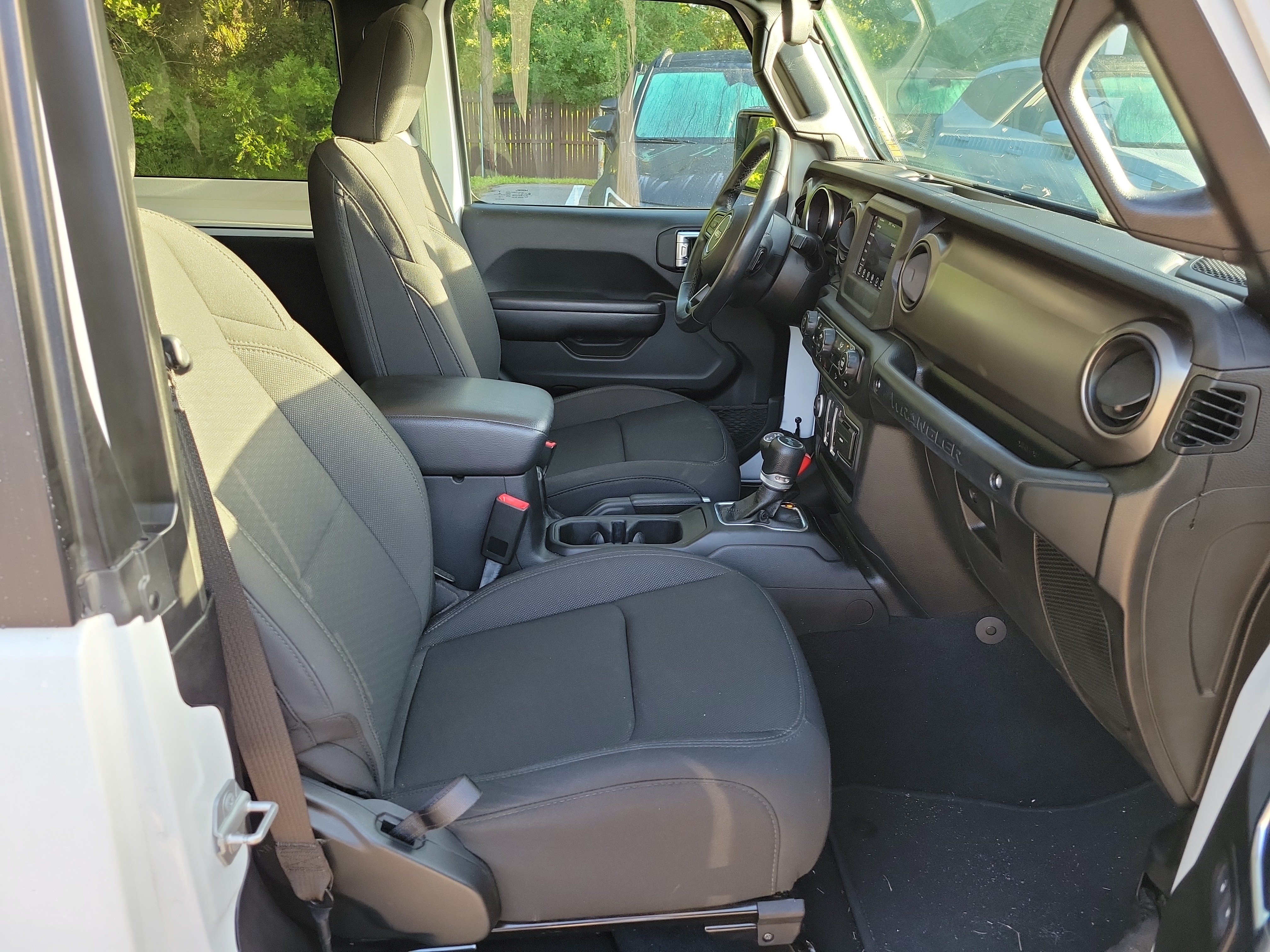 Used 2020 Jeep Wrangler Sport AWD/4WD image 5