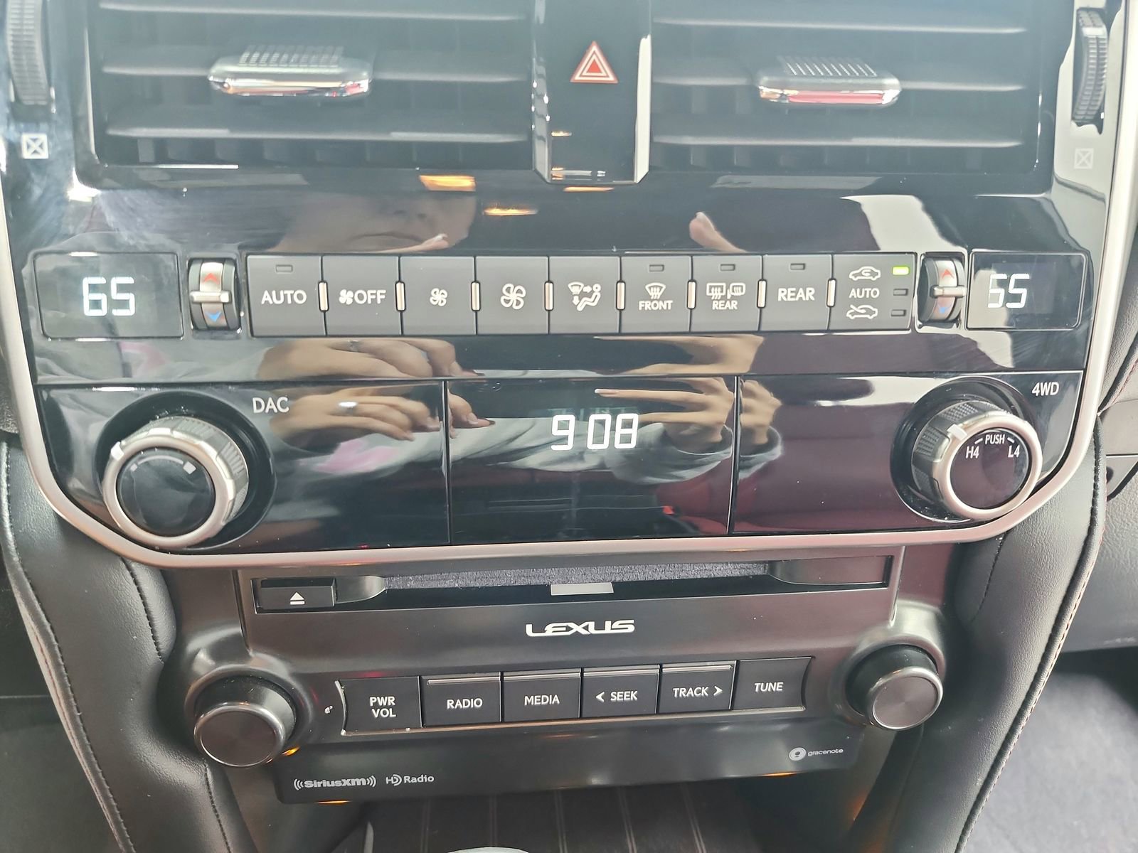 Used 2023 Lexus GX 460 Premium w/ Premium Package AWD/4WD image 31