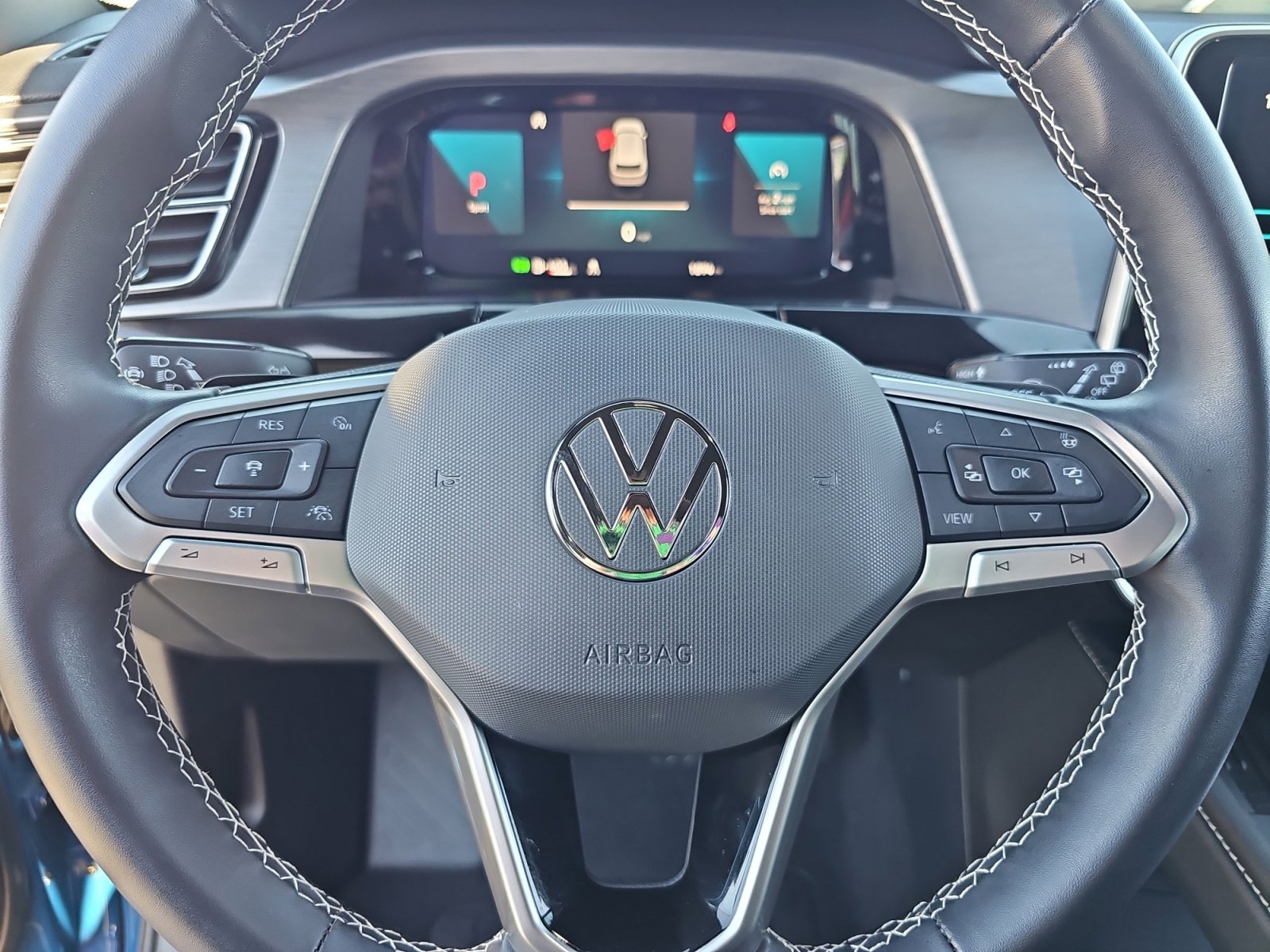 Certified 2025 Volkswagen Atlas Cross Sport SE image 9