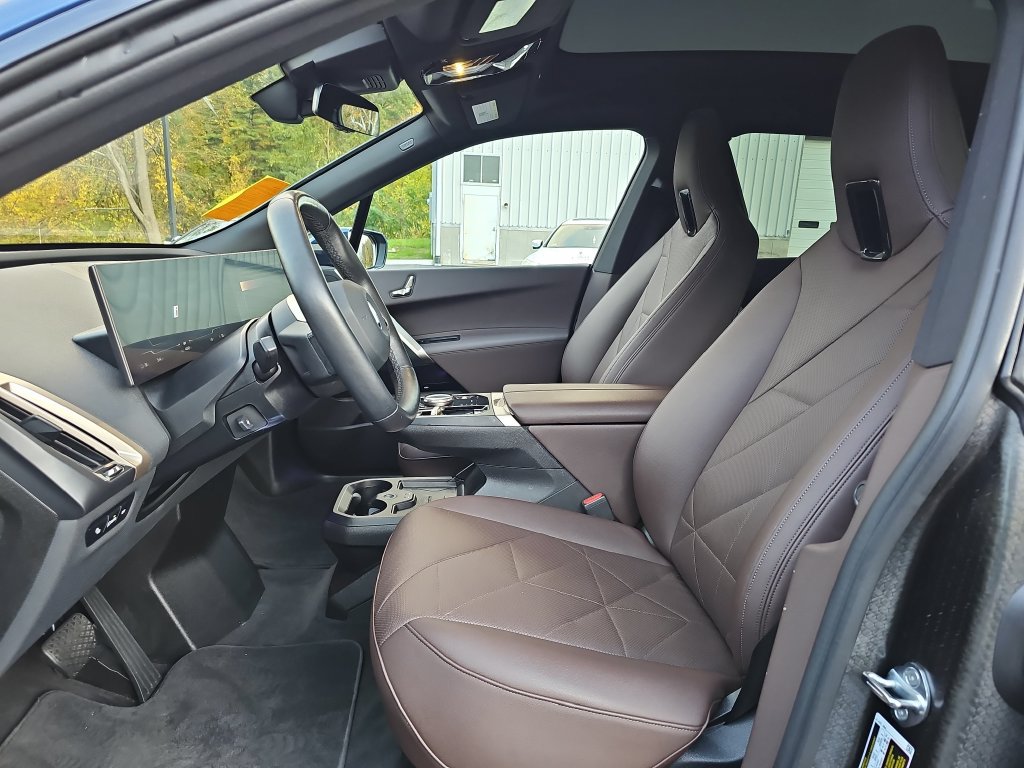 Certified 2024 BMW iX xDrive50 w/ Convenience Package AWD/4WD image 10