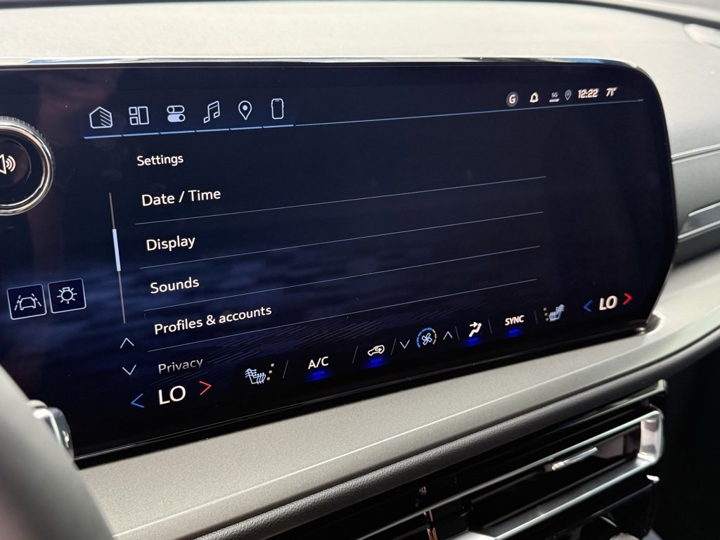 New 2026 Chevrolet Traverse LT w/ LPO, Floor Liner Package image 32