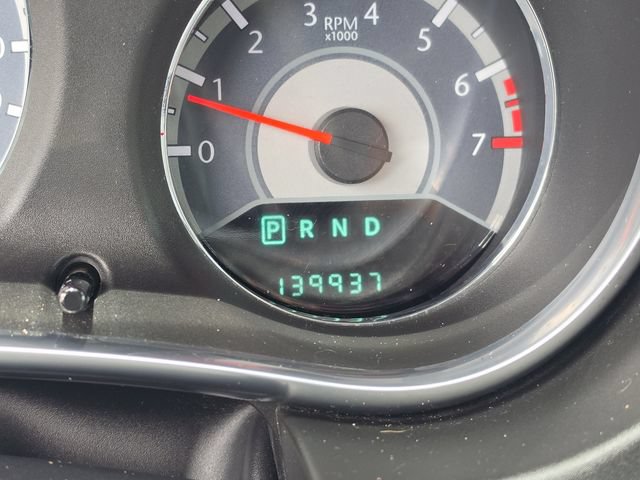 Used 2012 Chrysler 200 Limited FWD image 33