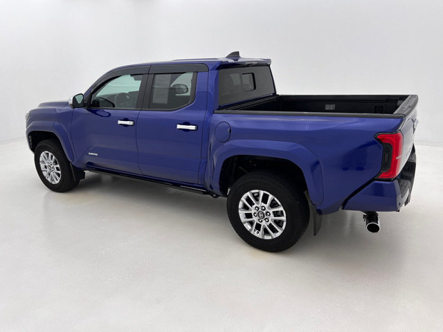 Used 2024 Toyota Tacoma Limited w/ Limited Package (LT) AWD/4WD image 10