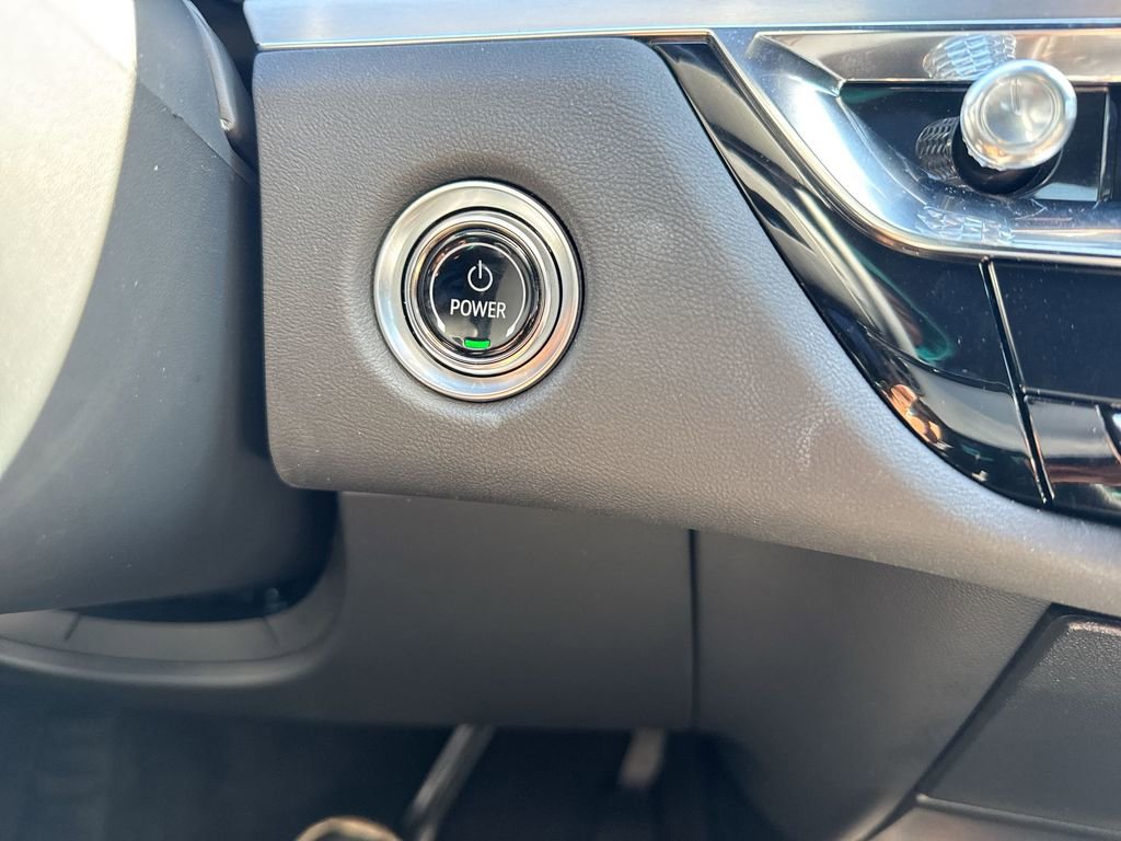 Used 2025 Cadillac Lyriq Luxury image 21