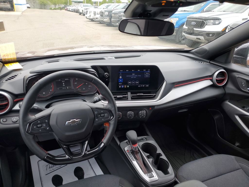Certified 2024 Chevrolet Trax RS w/ Driver Confidence Package FWD image 27